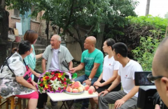 <strong>孝老爱老 晨阳水漆携保定电视台慰问易县</strong>